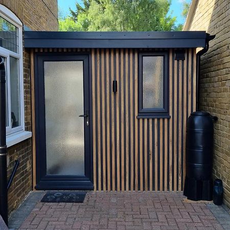 Self-Contained Annex, With Parking. Lejlighed Sittingbourne Eksteriør billede