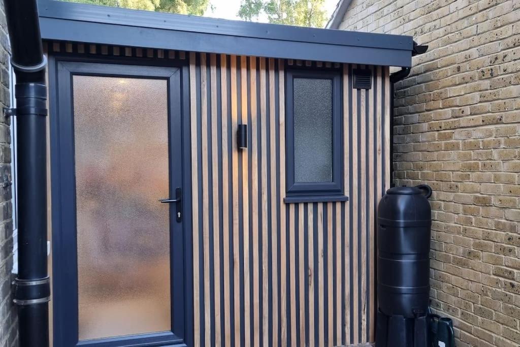 Self-Contained Annex, With Parking. Lejlighed Sittingbourne Eksteriør billede