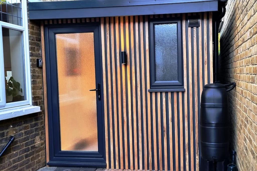 Self-Contained Annex, With Parking. Lejlighed Sittingbourne Eksteriør billede