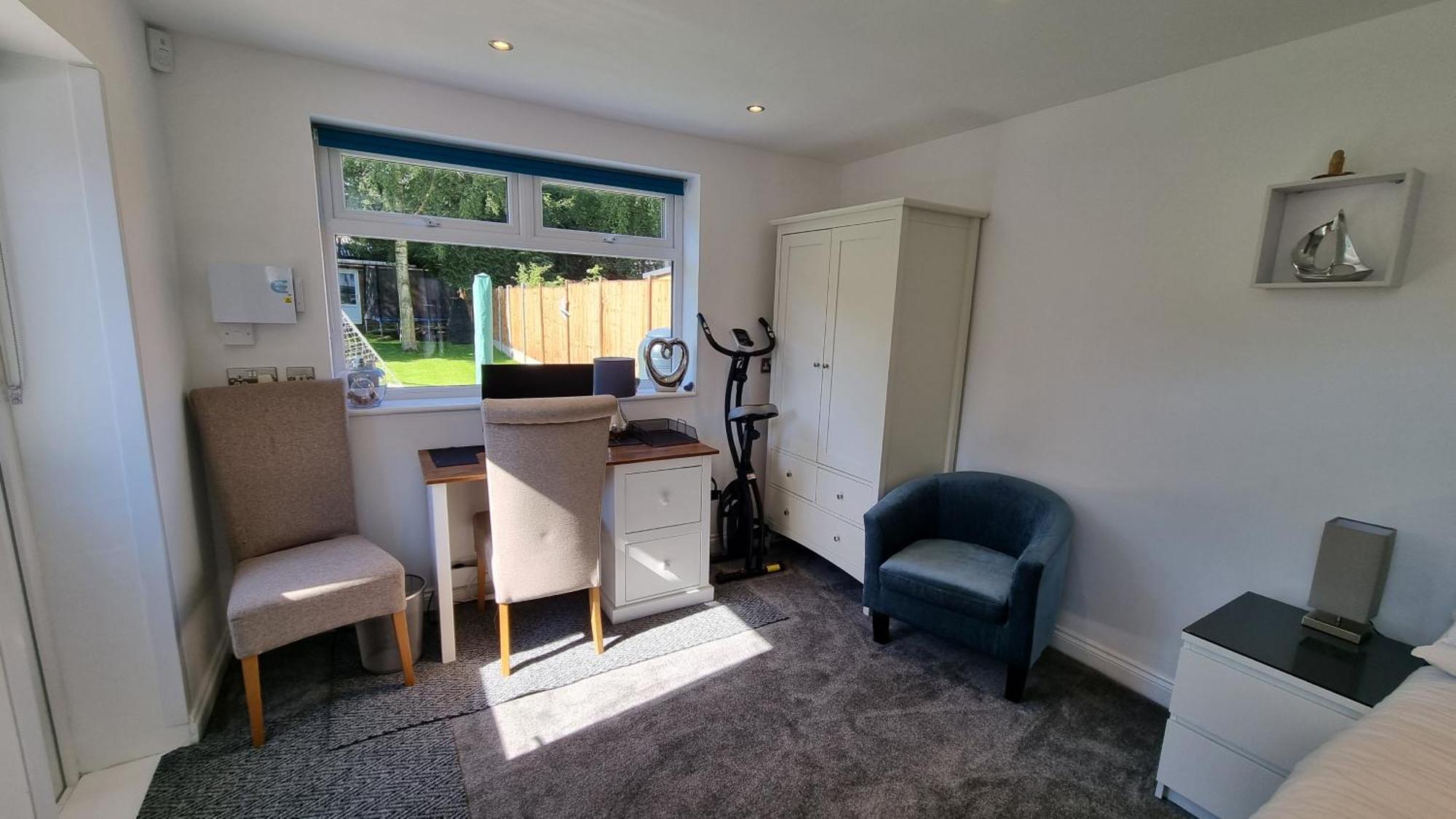 Self-Contained Annex, With Parking. Lejlighed Sittingbourne Eksteriør billede