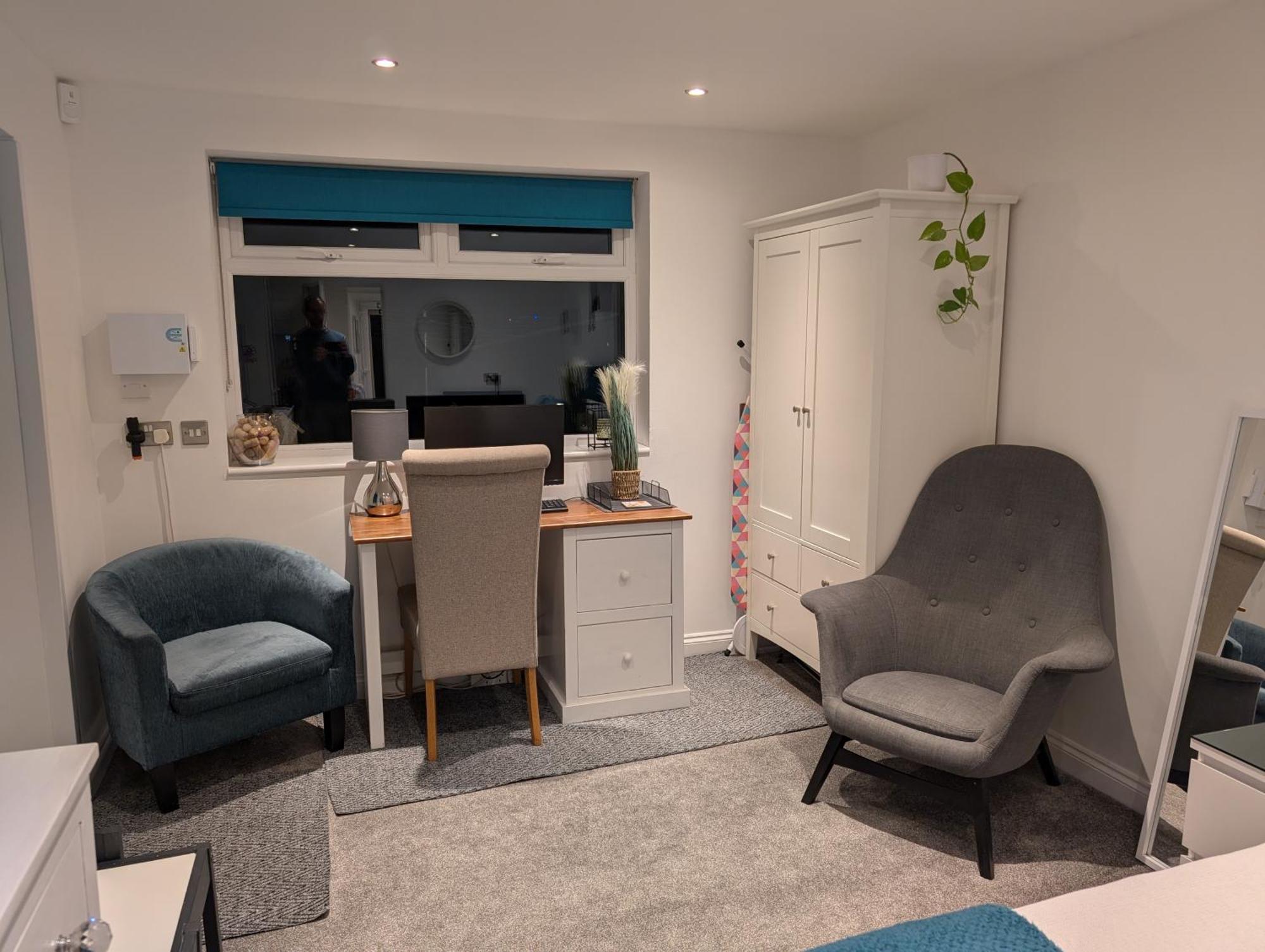 Self-Contained Annex, With Parking. Lejlighed Sittingbourne Eksteriør billede